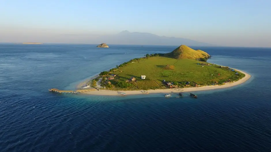 Destinasi Mudah untuk Liburan Singkat dari Pulau Nusakambangan